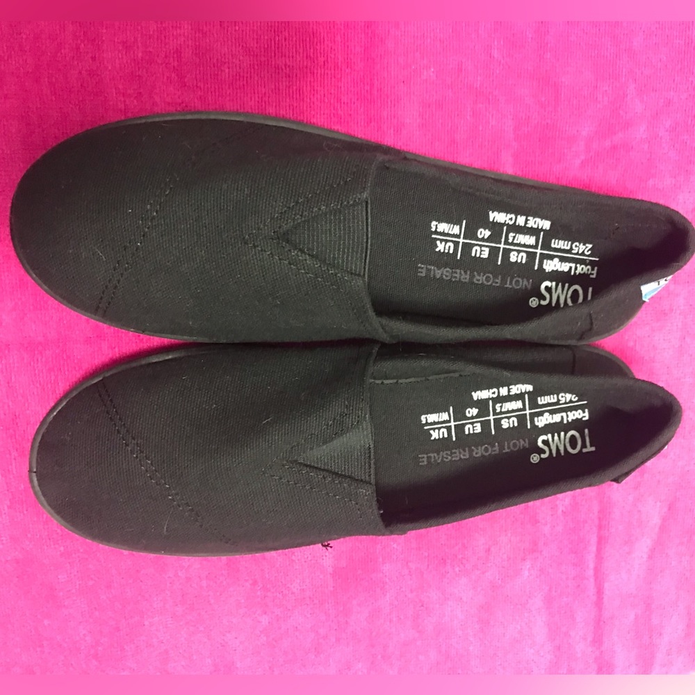 New Toms Black 9